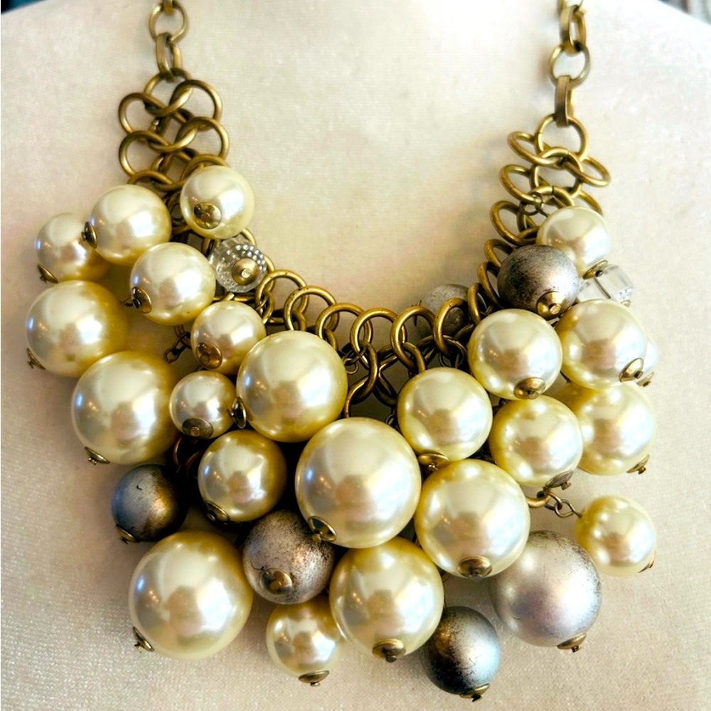 Pearl Cluster Statement Necklace - Cream & Silver